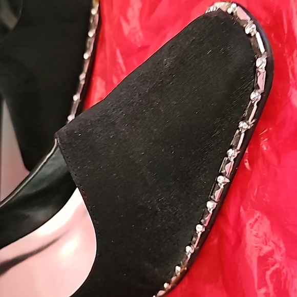 Women Black Shimmer Satin Valenti Franco Heels in a Size 11M - Picture 2 of 8